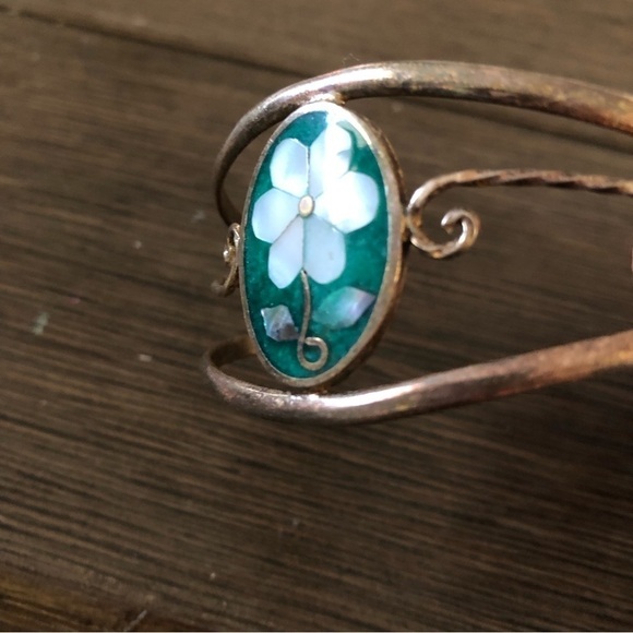 Vintage Sliver and stone flower cuff bracelet - Picture 5 of 5